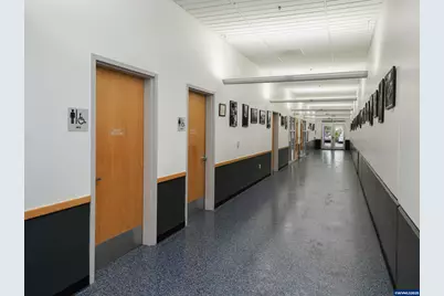 1850 45th Av NE #101, Salem, OR 97305 - Photo 9