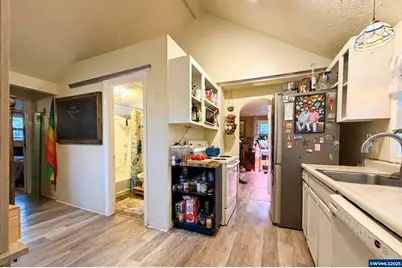 1018 7th St NW, Salem, OR 97304 - Photo 5