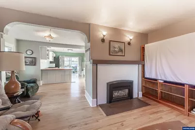 745 16th St NE, Salem, OR 97301 - Photo 5