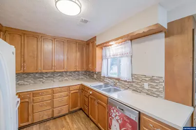 1110 Cascade Dr, Lebanon, OR 97355 - Photo 11