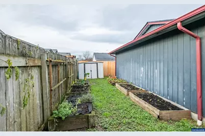 1940 17th Av SE, Albany, OR 97322 - Photo 25