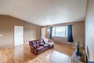 1940 17th Ave SE, Albany, OR 97322 - Photo 5