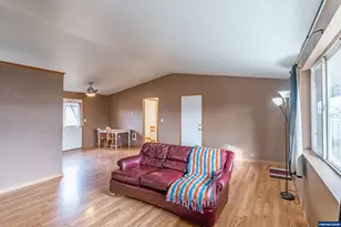 1940 17th Ave SE, Albany, OR 97322 - Photo 5