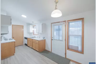 461 Violet St, Lebanon, OR 97355 - Photo 7