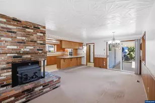 840 Clarmount St NW, Salem, OR 97304 - Photo 13