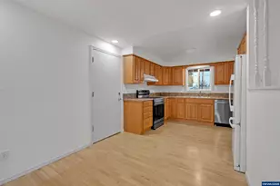 654 NW Bryant Ct, Dallas, OR 97338 - Photo 11