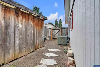 654 NW Bryant Ct, Dallas, OR 97338 - Photo 25