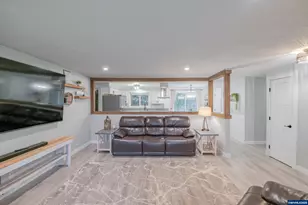 1394 Hayward St S, Salem, OR 97306 - Photo 7