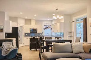 5756 Yvonne Ct SE, Salem, OR 97306 - Photo 13