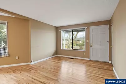 1444 Umpqua Ct, Woodburn, OR 97071 - Photo 5