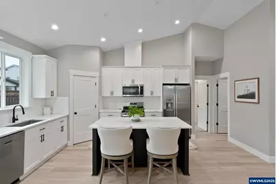 1025 Sassafras St, Independence, OR 97351 - Photo 9