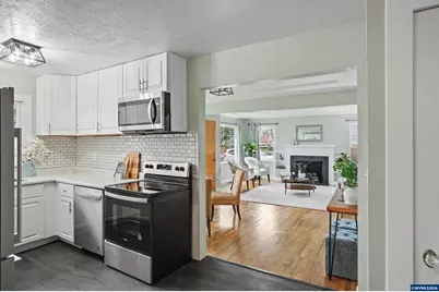 1084 24th St NE, Salem, OR 97301 - Photo 11