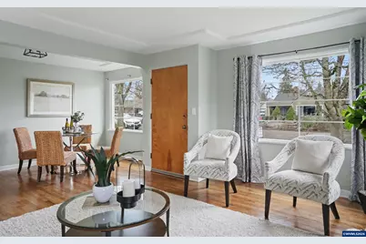 1084 24th St NE, Salem, OR 97301 - Photo 3