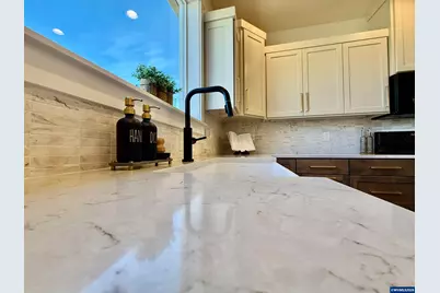 215 NE Broadway St, Sublimity, OR 97385 - Photo 13