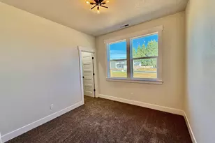 215 NE Broadway St, Sublimity, OR 97385 - Photo 39