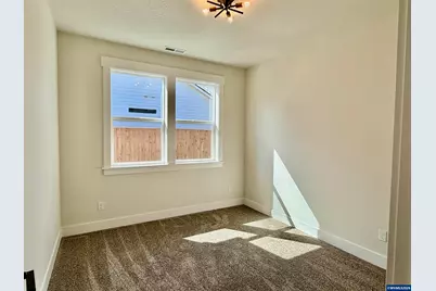 215 NE Broadway St, Sublimity, OR 97385 - Photo 43