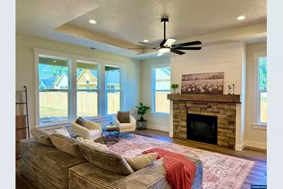 215 NE Broadway St, Sublimity, OR 97385 - Photo 17