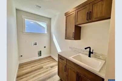 215 NE Broadway St, Sublimity, OR 97385 - Photo 45