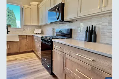 215 NE Broadway St, Sublimity, OR 97385 - Photo 17