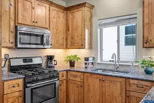 380 NW Reed Ln, Dallas, OR 97338 - Photo 27