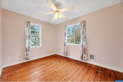 948 SW Maple St, Dallas, OR 97338 - Photo 17