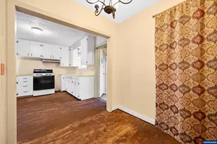 948 SW Maple St, Dallas, OR 97338 - Photo 13