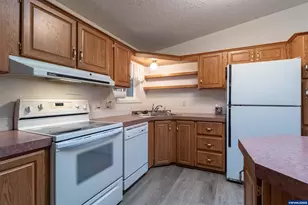 1284 N 19th #92 St, Philomath, OR 97370 - Photo 9