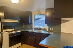 1323 Hawthorne St, Sweet Home, OR 97386 - Photo 3