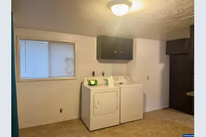 1323 Hawthorne St, Sweet Home, OR 97386 - Photo 13