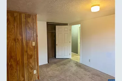 1323 Hawthorne St, Sweet Home, OR 97386 - Photo 5