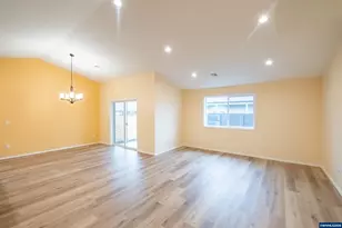 2037 Waterford St SE, Albany, OR 97322 - Photo 13