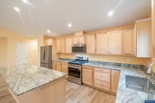 2037 Waterford St SE, Albany, OR 97322 - Photo 11