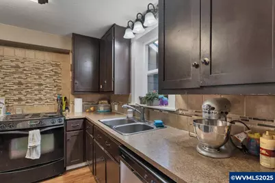 515 Norway St, Silverton, OR 97381 - Photo 15