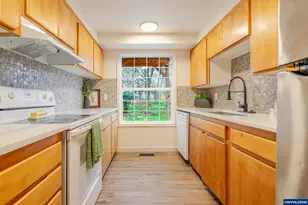 722 38th Ave SE, Albany, OR 97322 - Photo 9