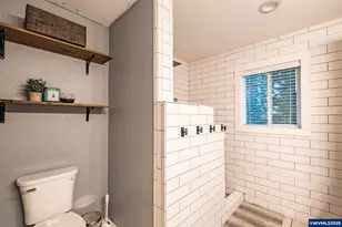 795 Holly Ln, Lebanon, OR 97355 - Photo 15