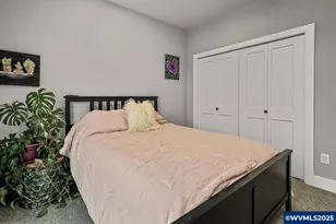 411 NW Crater Lk Dr, Dallas, OR 97338 - Photo 9