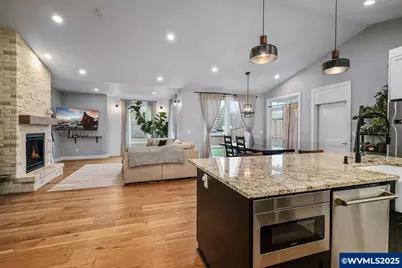 411 NW Crater Lake Dr, Dallas, OR 97338 - Photo 15