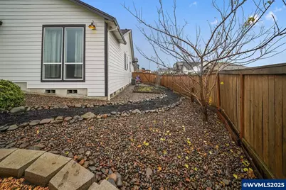 411 NW Crater Lake Dr, Dallas, OR 97338 - Photo 41