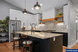 411 NW Crater Lk Dr, Dallas, OR 97338 - Photo 23