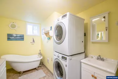 708 W High St, Stayton, OR 97383 - Photo 33