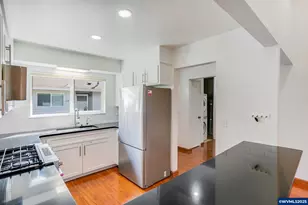 2858 Oakcrest Dr NW, Salem, OR 97304 - Photo 13