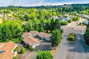 2858 Oakcrest Dr NW, Salem, OR 97304 - Photo 29