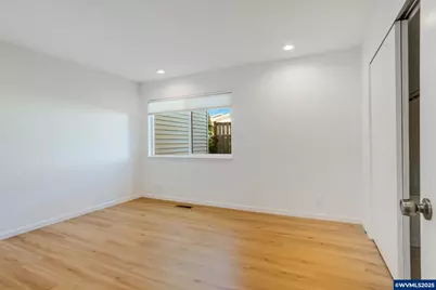 2858 Oakcrest Dr NW, Salem, OR 97304 - Photo 23