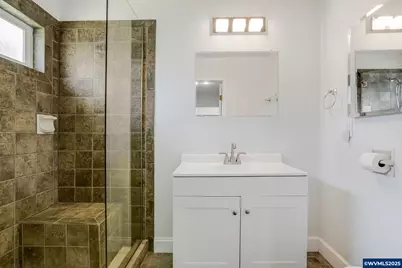 2858 Oakcrest Dr NW, Salem, OR 97304 - Photo 25