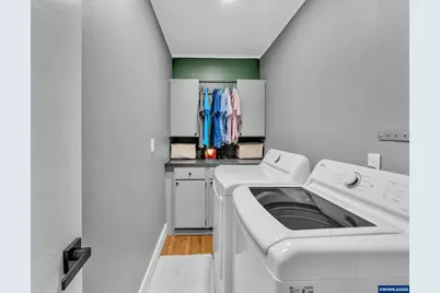 2451 Crestview Dr S, Salem, OR 97302 - Photo 25