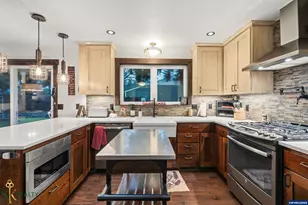 2555 NW Squire Pl, Albany, OR 97321 - Photo 17