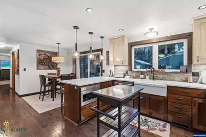 2555 NW Squire Pl, Albany, OR 97321 - Photo 15