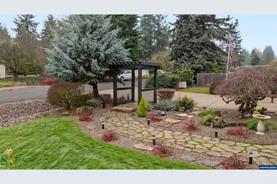 2555 NW Squire Pl, Albany, OR 97321 - Photo 9