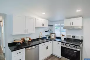 3698 Short St SE, Salem, OR 97302 - Photo 11