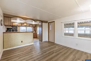 1010 Geary #1 St SE, Albany, OR 97322 - Photo 9